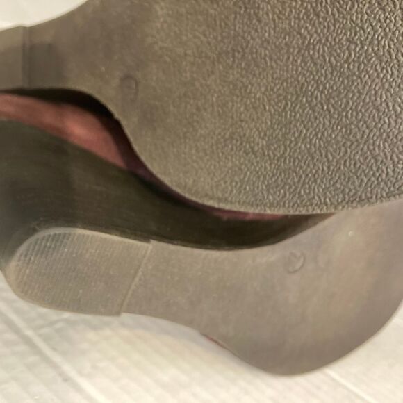 FRANCO FORTINI Annie Suede Wedge Heel Ankle Bootie Size 7.5 Plum Wine‎ - Picture 3 of 12